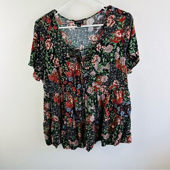 Torrid Floral Print Baby Doll Top Size 00X - Picture 1 of 3